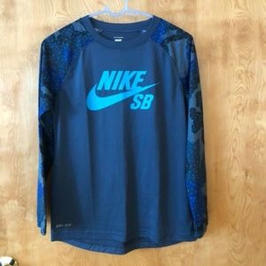 NWOT Boys Nike SB Long Sleeve Shirt sz. L Dri-Fit